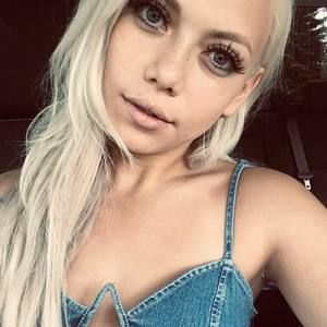 Meet your Posher, Camille